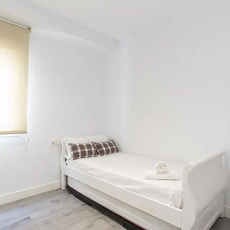 Soho Premium 4 Bedrooms Apartment Malaga